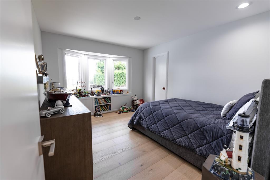 9 North River Road Stuart, FL 34996 - Photo 69 of 75 a living room with furniture and a large window