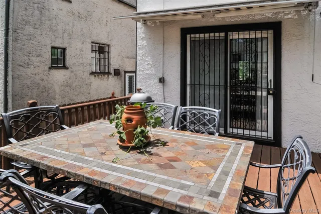 a view of a house with a park