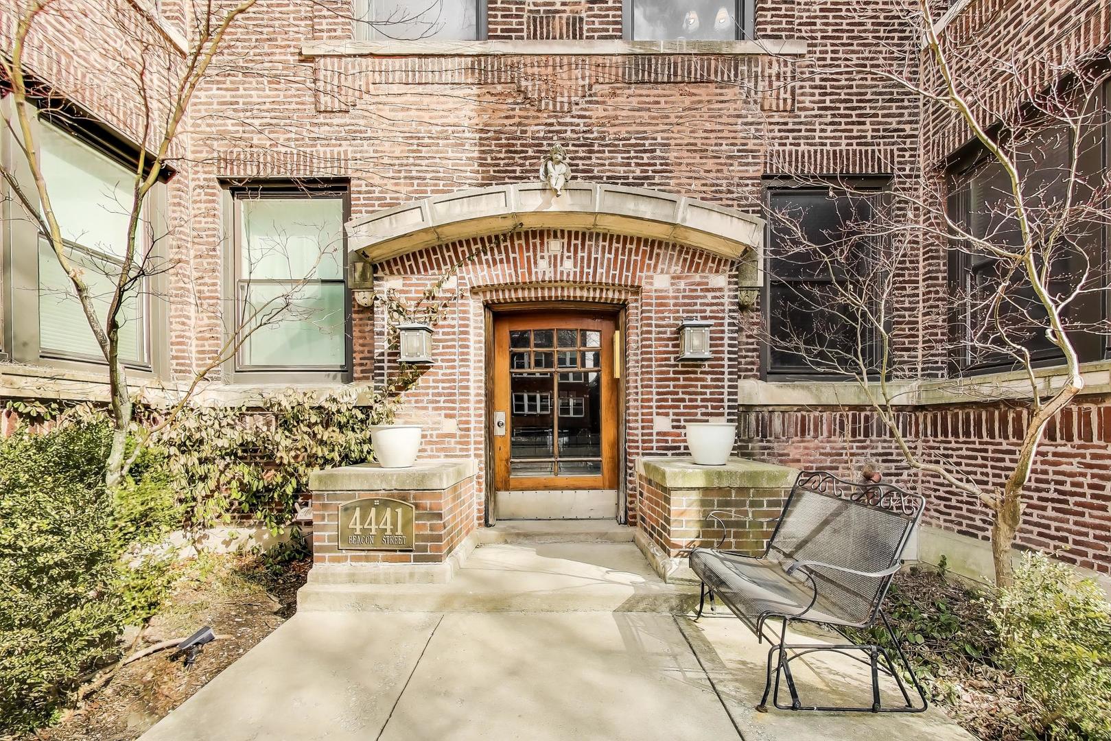 4441 North Beacon Street, Unit 2A Chicago, IL 60640 - Photo 2 of 23