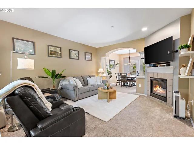 $409,000 | 30350 Southwest Rebekah Street, Unit 11, Wilsonville, OR 97070