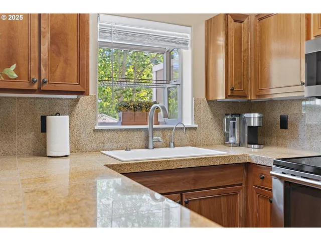 $409,000 | 30350 Southwest Rebekah Street, Unit 11, Wilsonville, OR 97070