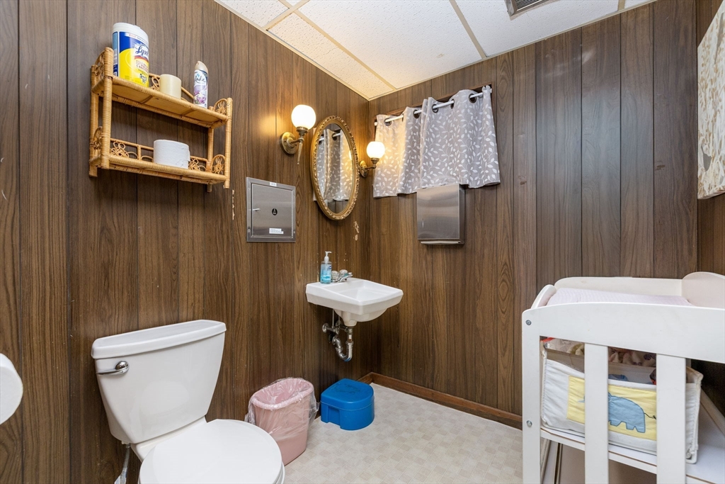 704-708 Sumner Avenue Springfield, MA 01108 - Photo 21 of 40