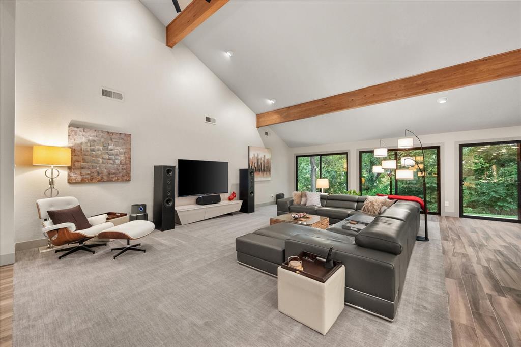 1422 Country Club Road Arlington, TX 76013 - Photo 10 of 40 Gallery Image 10