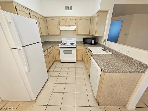 $1,195 | 3400 Cabana Drive, Unit 2012, Las Vegas, NV 89122