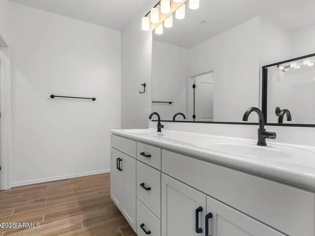 $2,300 | 2628 South Voyager Drive, Unit 106, Gilbert, AZ 85295