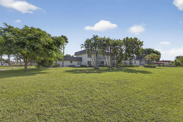 $1,800 | 12001 Poinciana Boulevard, Unit 204, Royal Palm Beach, FL 33411