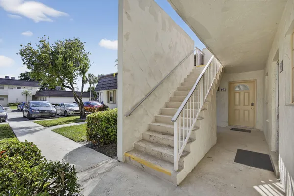 $1,800 | 12001 Poinciana Boulevard, Unit 204, Royal Palm Beach, FL 33411