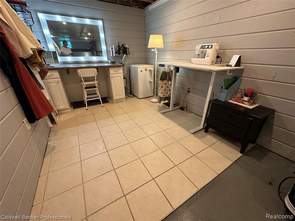 937 State Road Fenton, MI 48430 - Photo 21 of 28 Gallery Image 21