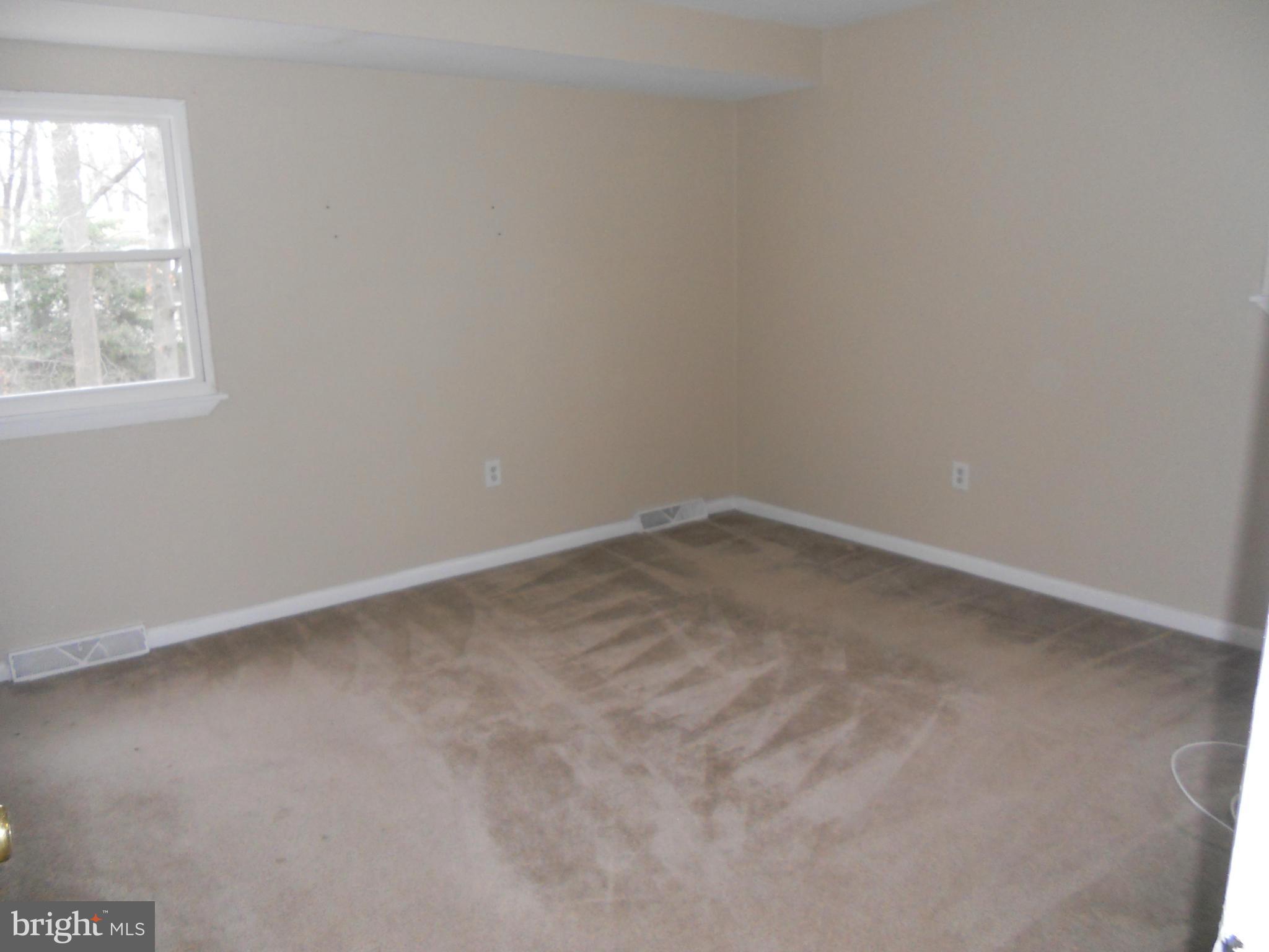 9151 Fort Smallwood Road Pasadena, MD 21122 - Photo 8 of 17 Bedroom (Master)