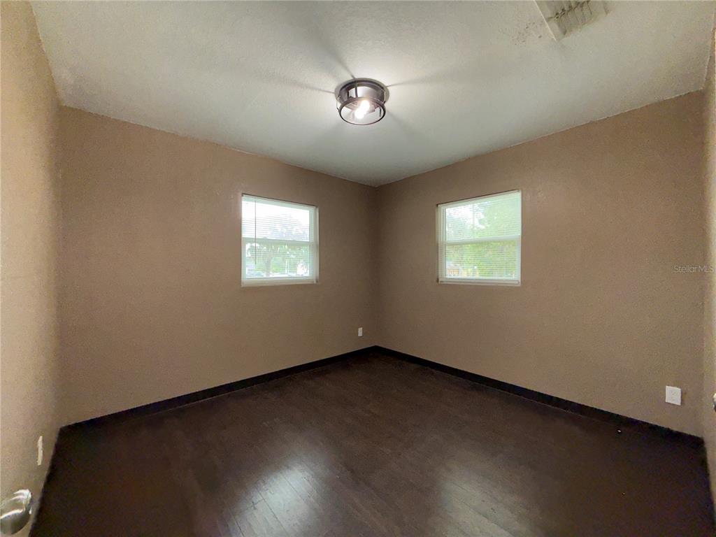 305 Marker Street Altamonte Springs, FL 32701 - Photo 10 of 15 an empty room with a window