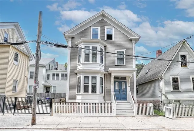 $2,500 | 98 John Street, Unit 2, Providence, RI 02906