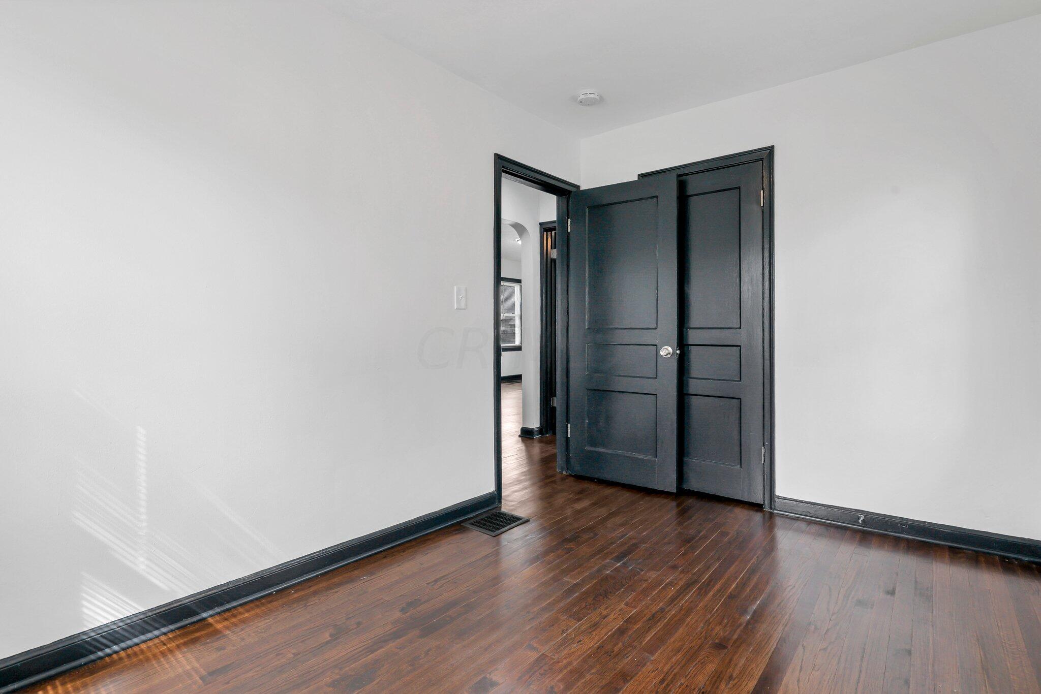 2253 Gerbert Road Columbus, OH 43211 - Photo 25 of 42 24-web-or-mls-0N4A2648