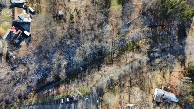 a view of a pathway both side of a building