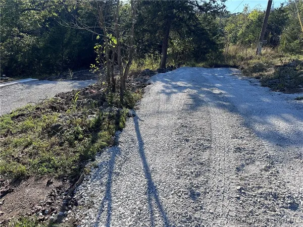 $259,900 | 52 Random Road, Edwards, MO 65326