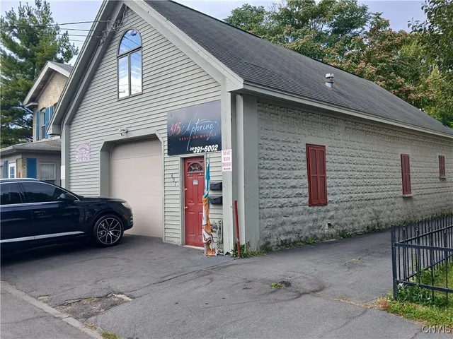 $185,000 | 407 Wolf Street, Syracuse, NY 13208