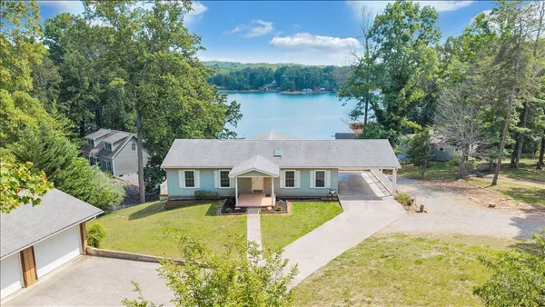 $750,000 | 3222 Lakewood Forest Road, Moneta, VA 24121