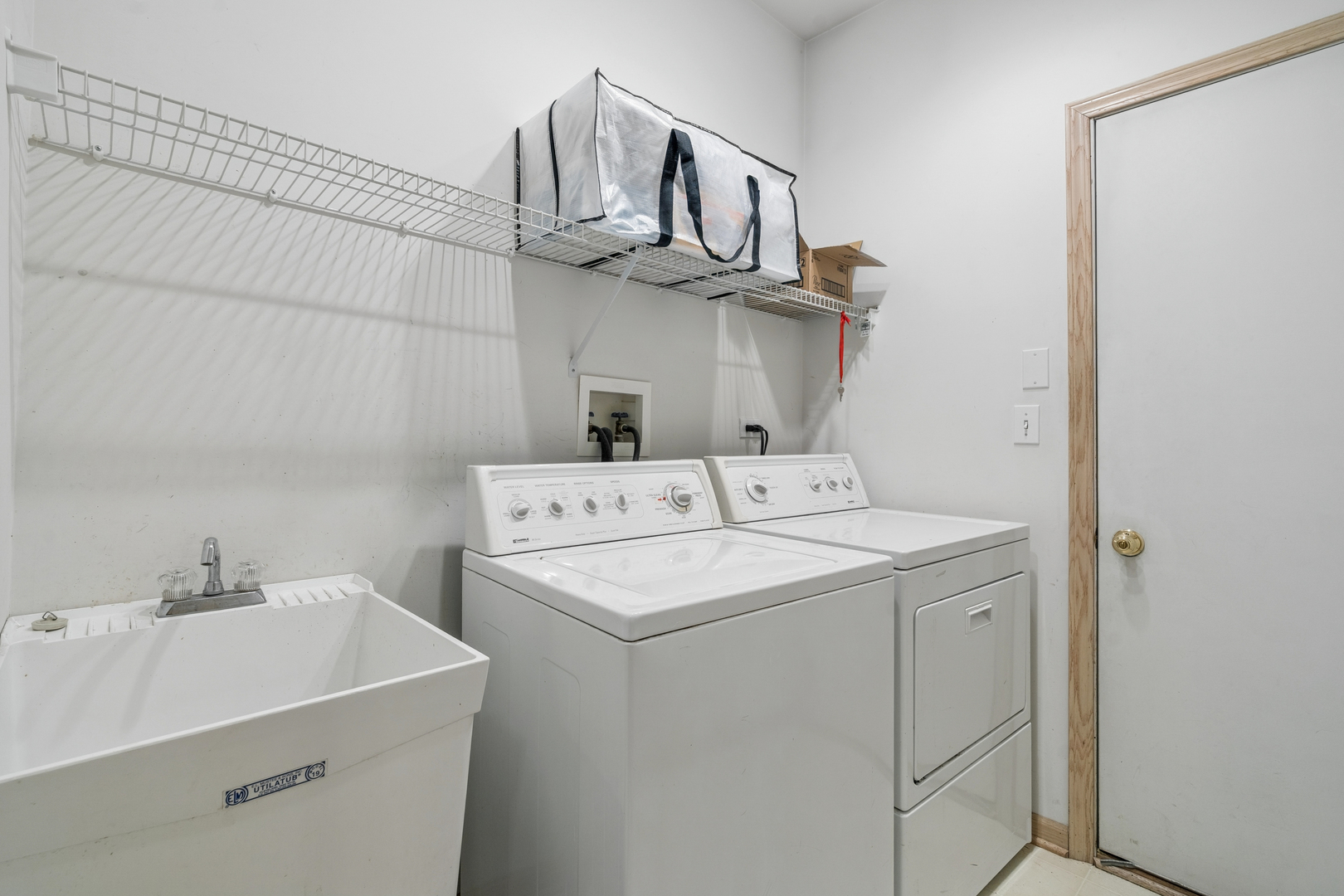 1738 Park Ridge Point Park Ridge, IL 60068 - Photo 12 of 27 a utility room with dryer and washer