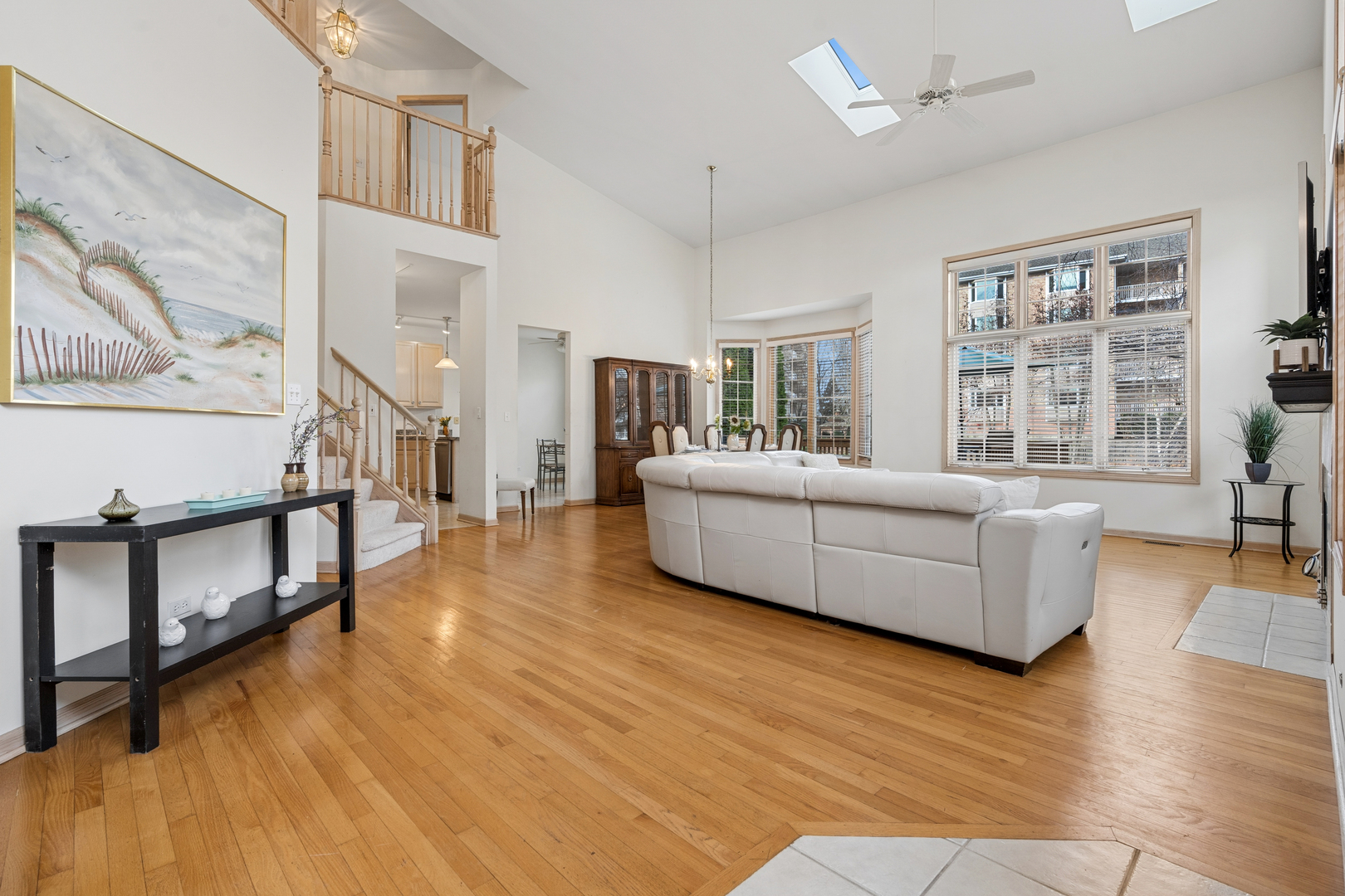 1738 Park Ridge Point Park Ridge, IL 60068 - Photo 3 of 27 a living room with furniture and a wooden floor