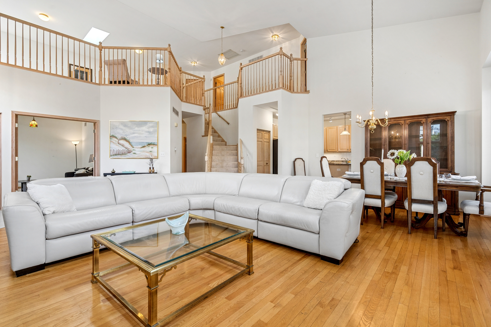 1738 Park Ridge Point Park Ridge, IL 60068 - Photo 4 of 27 a living room with furniture and a wooden floor