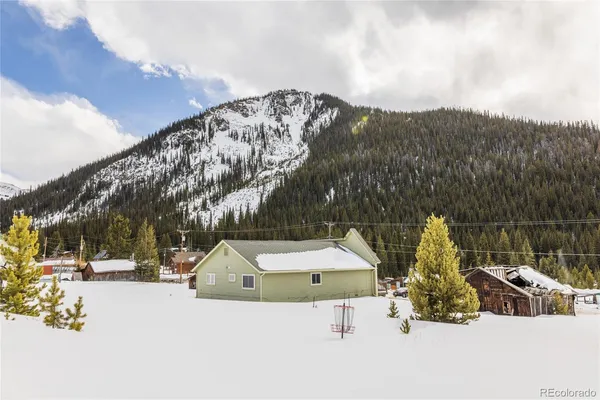a view of outdoor space with mountain view
