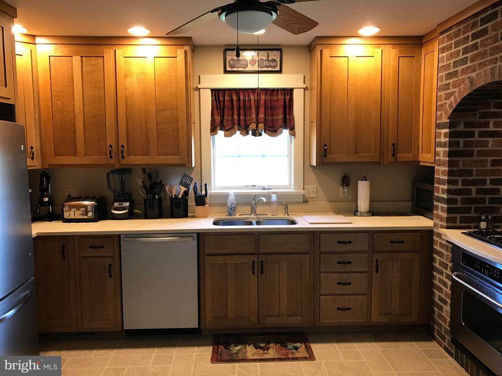 5060 Long Swamp Road Federalsburg, MD 21632 - Photo 4 of 24 Kitchen