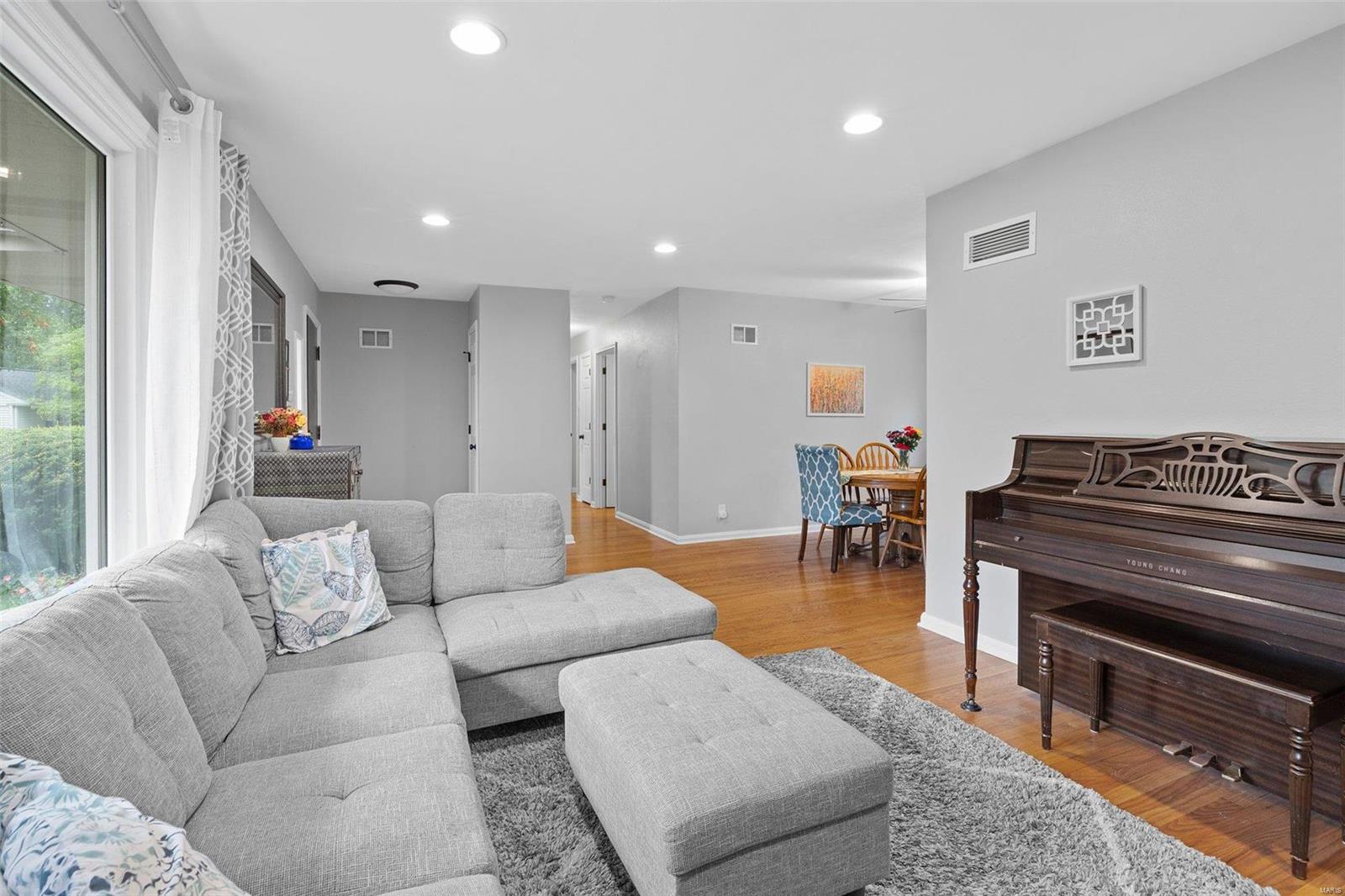 133 Timbercrest Road St. Louis, MO 63122 - Photo 4 of 30 Gallery Image 4