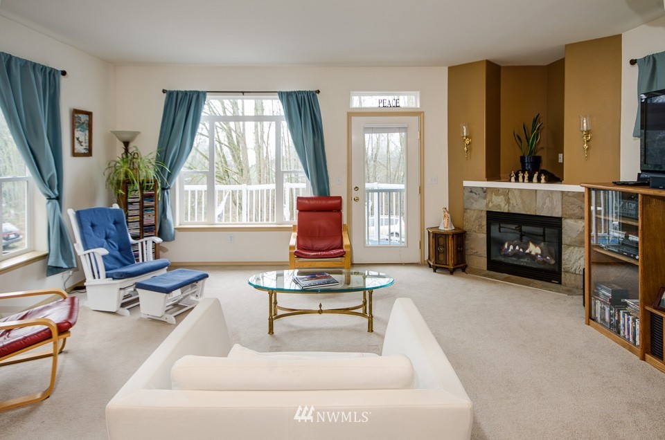 1158 Edmonds Place Northeast Renton, WA 98056 - Photo 3 of 15 Gallery Image 3