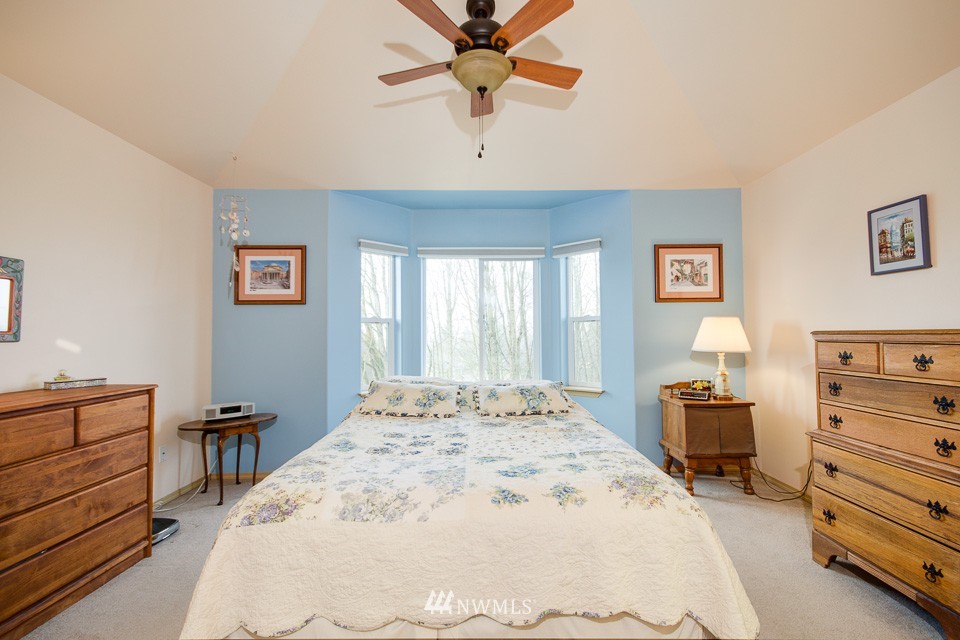 1158 Edmonds Place Northeast Renton, WA 98056 - Photo 9 of 15 Gallery Image 9