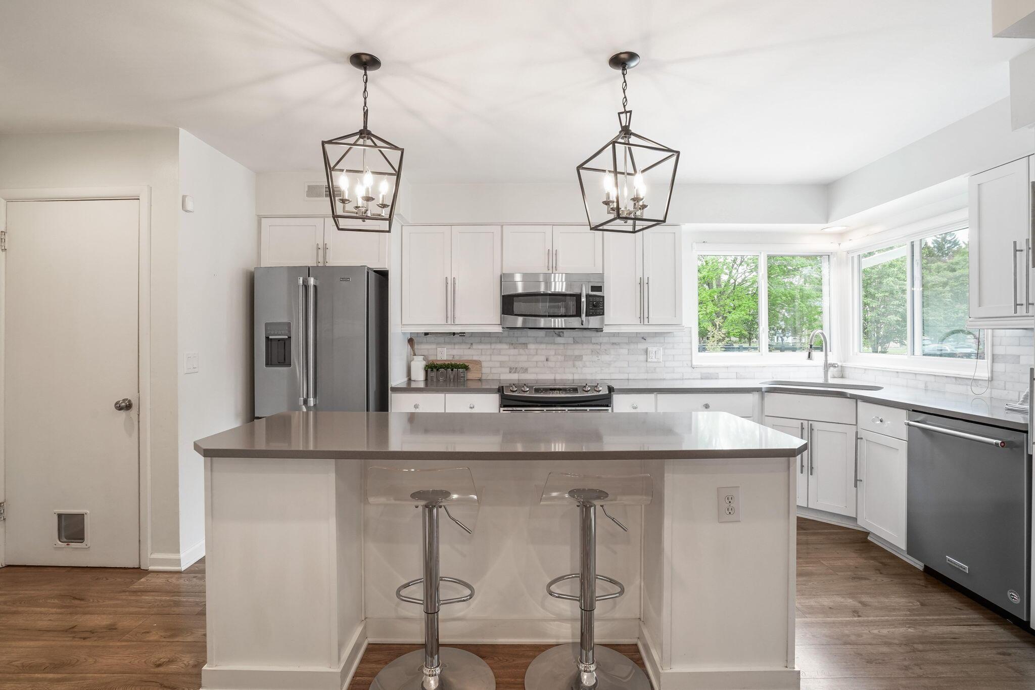 184 North Merkle Road Columbus, OH 43209 - Photo 12 of 46 Kitchen