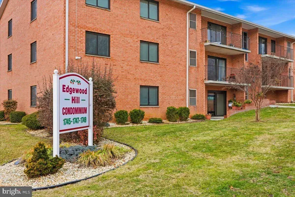 $1,700 | 1745 Edgewood Hill Circle, Unit 3, Hagerstown, MD 21740