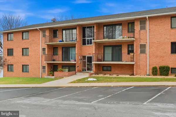 $1,700 | 1745 Edgewood Hill Circle, Unit 3, Hagerstown, MD 21740