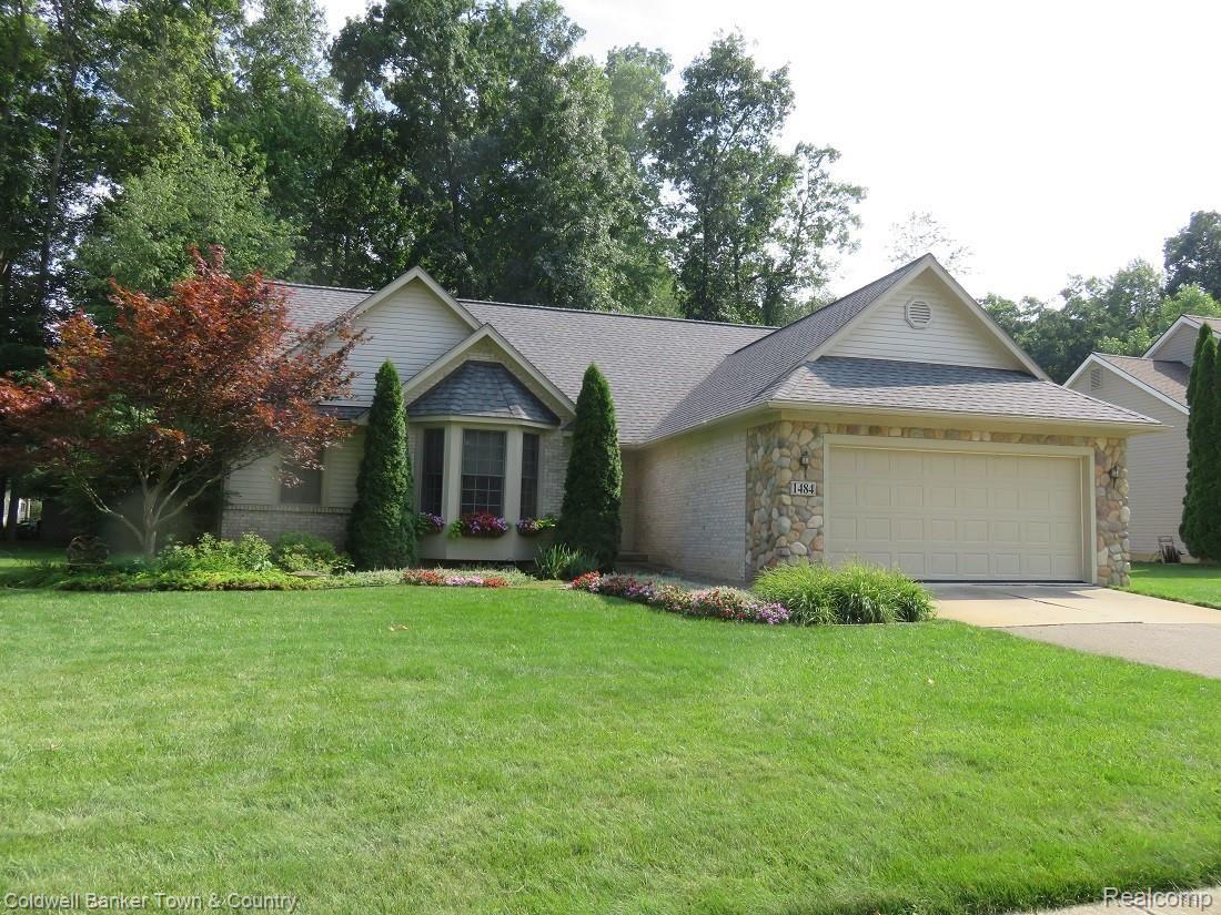 1484 Remsing Street Hartland, MI 48353 - Photo 2 of 28 front2.JPG