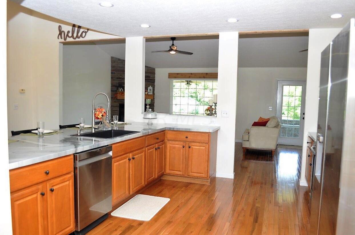 4340 Westfall Road Southwest Lancaster, OH 43130 - Photo 11 of 69 Kitchen - 4340 Westfall Road SW, Lancaster, OH 43130
