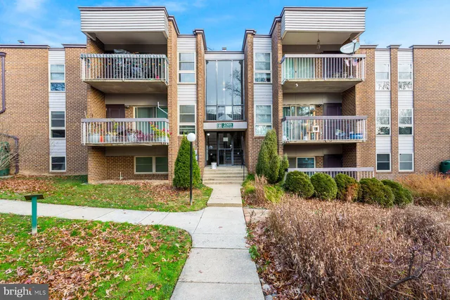 $179,000 | 2305 Greenery Lane, Unit T43, Silver Spring, MD 20906