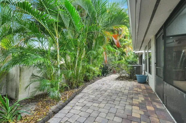 $750,000 | 444 Coral Cove Drive, Juno Beach, FL 33408