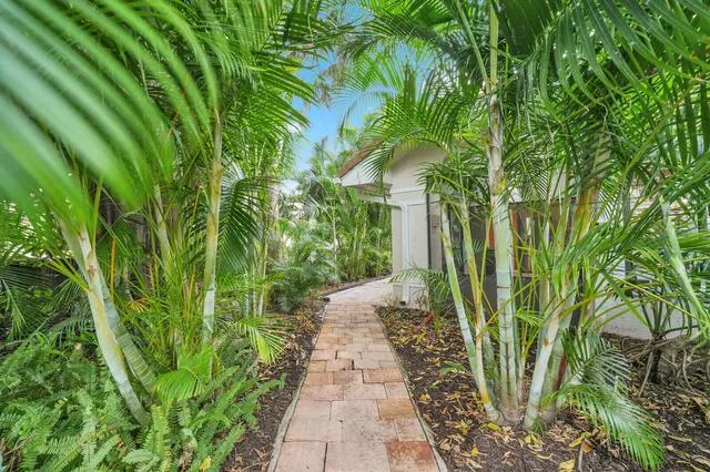 $750,000 | 444 Coral Cove Drive, Juno Beach, FL 33408