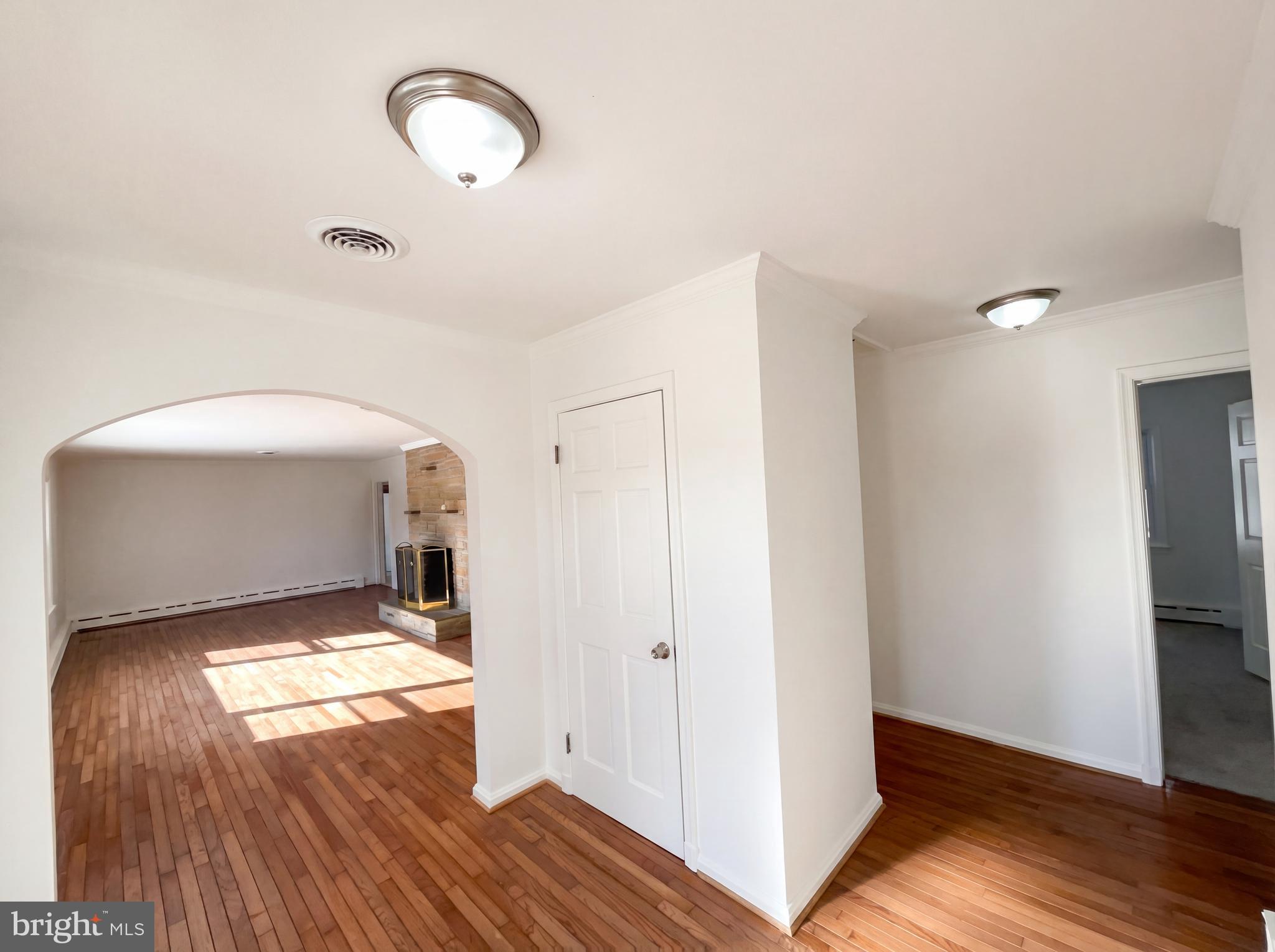 6048 Old Telegraph Road Alexandria, VA 22310 - Photo 15 of 43 a view of entryway with wooden floor