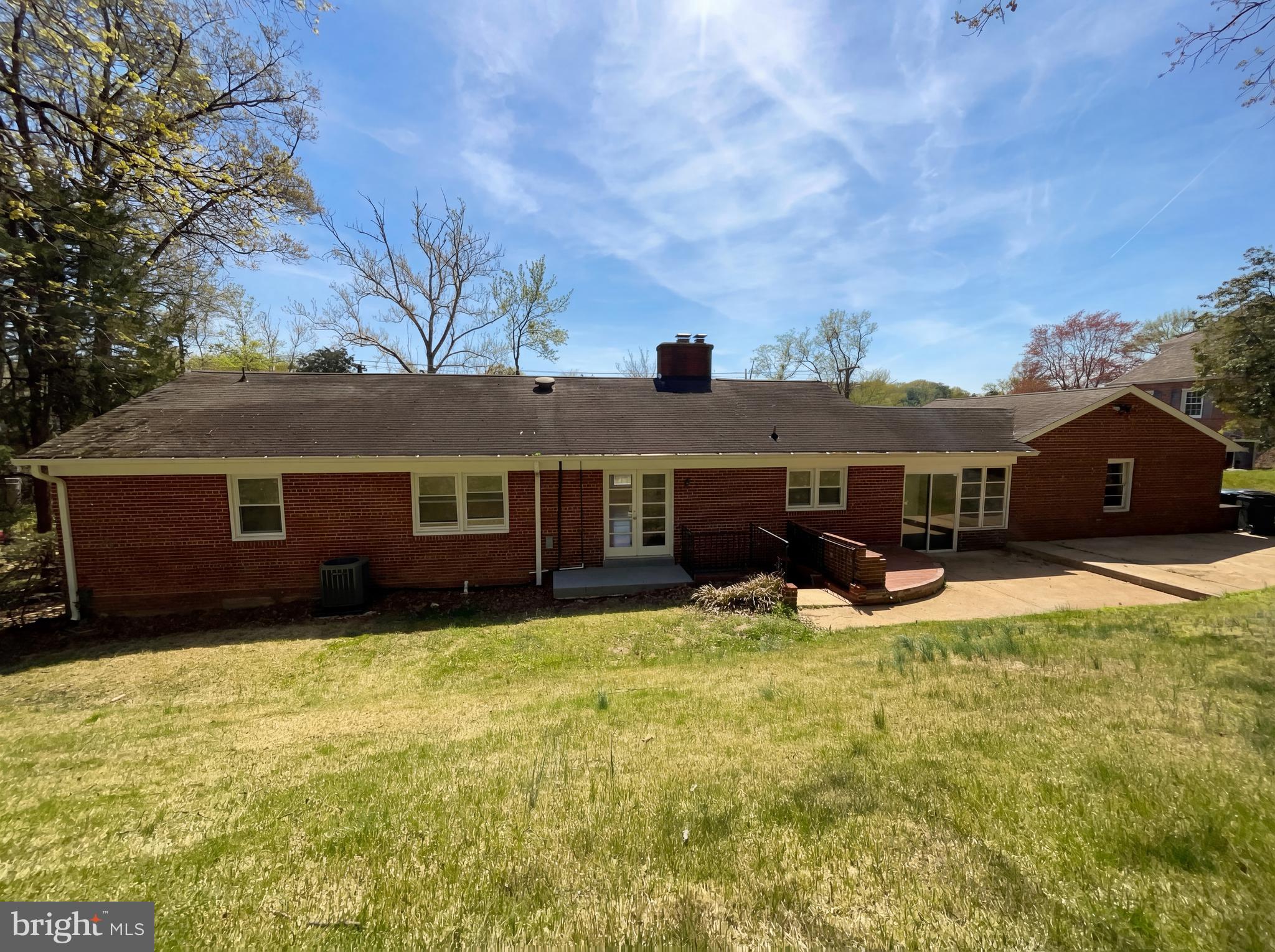 6048 Old Telegraph Road Alexandria, VA 22310 - Photo 40 of 43 a view of a house with a yard