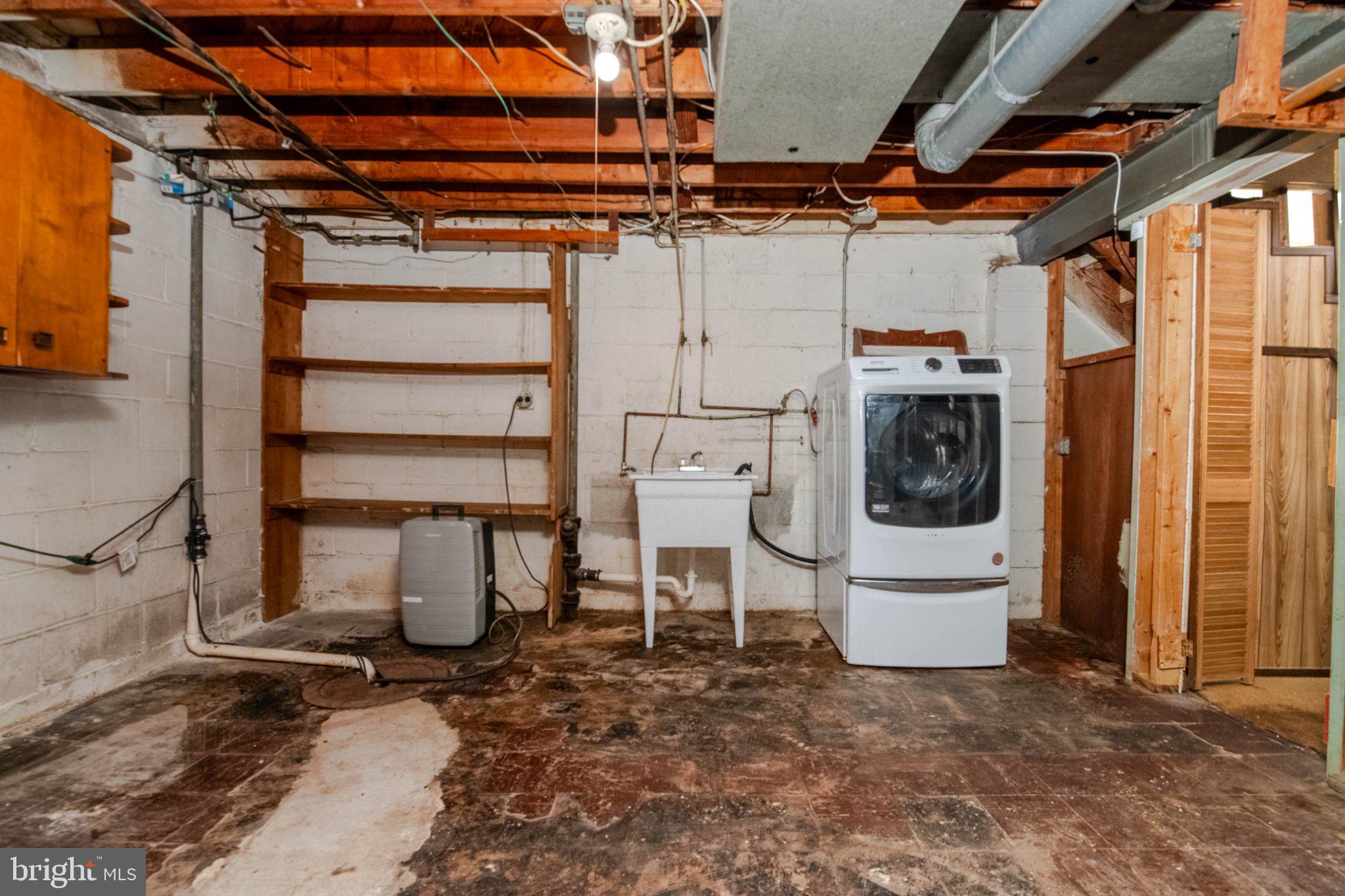 2001 Ormand Road Baltimore, MD 21222 - Photo 31 of 37 Utility Room
