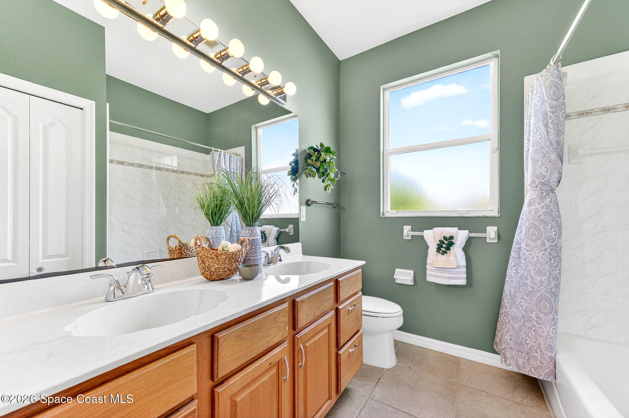 4404 Long Lake Road Melbourne, FL 32934 - Photo 44 of 92 Guest Bathroom