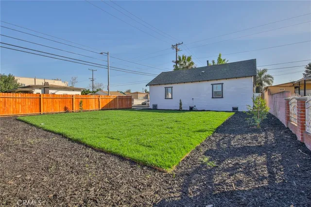 a view of an outdoor space