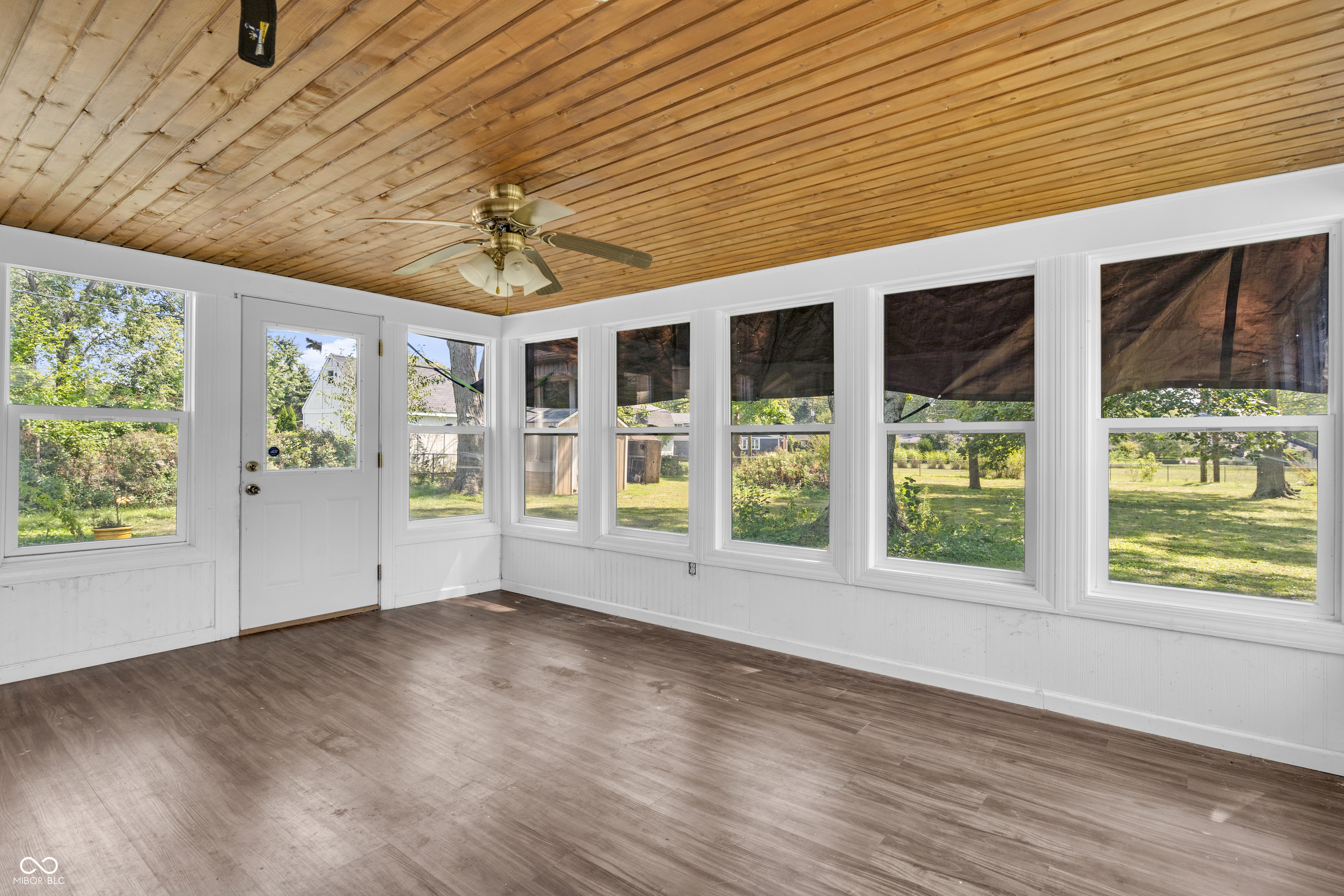 115 Bennett Road Carmel, IN 46032 - Photo 12 of 30 Gallery Image 12