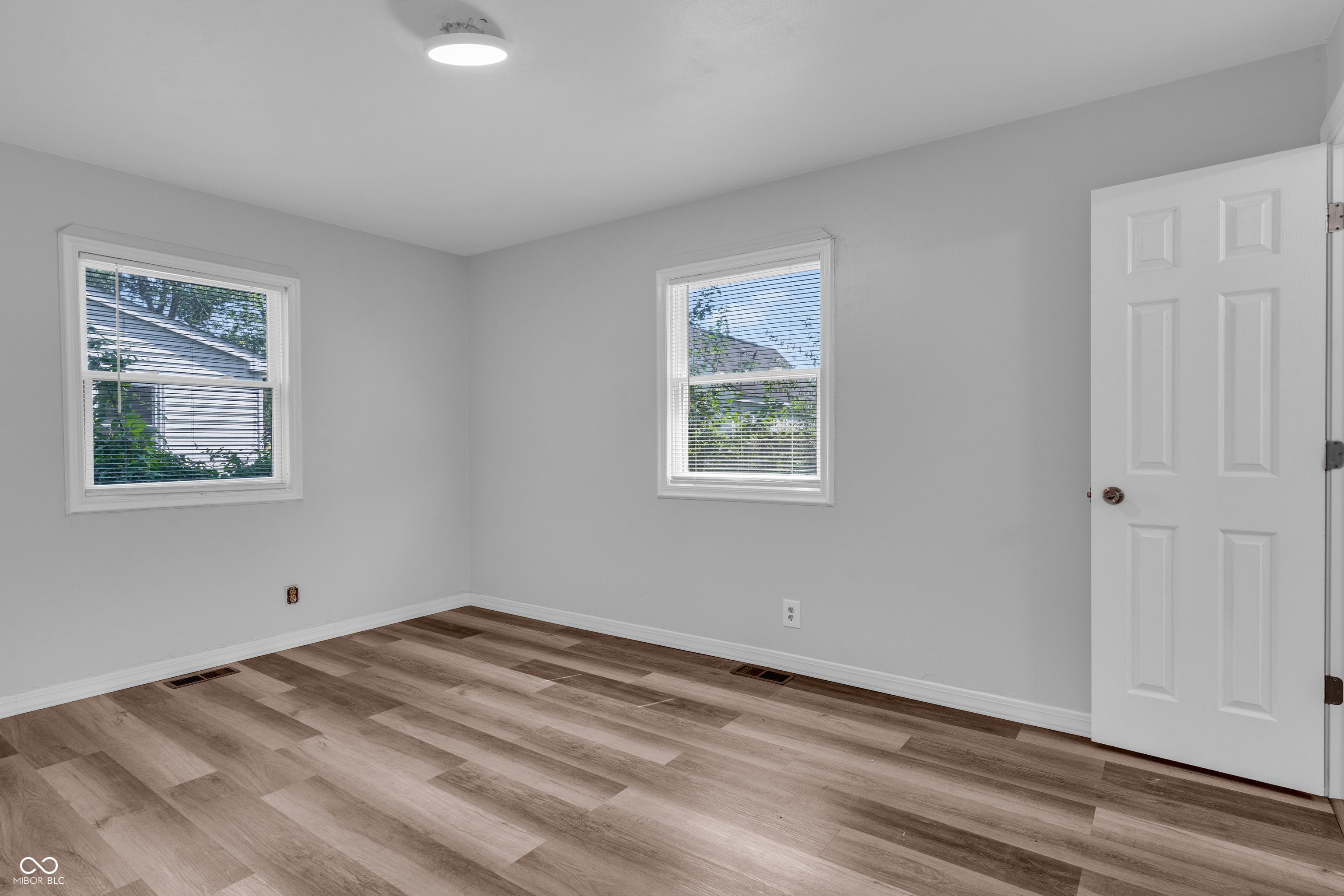 115 Bennett Road Carmel, IN 46032 - Photo 13 of 30 Gallery Image 13