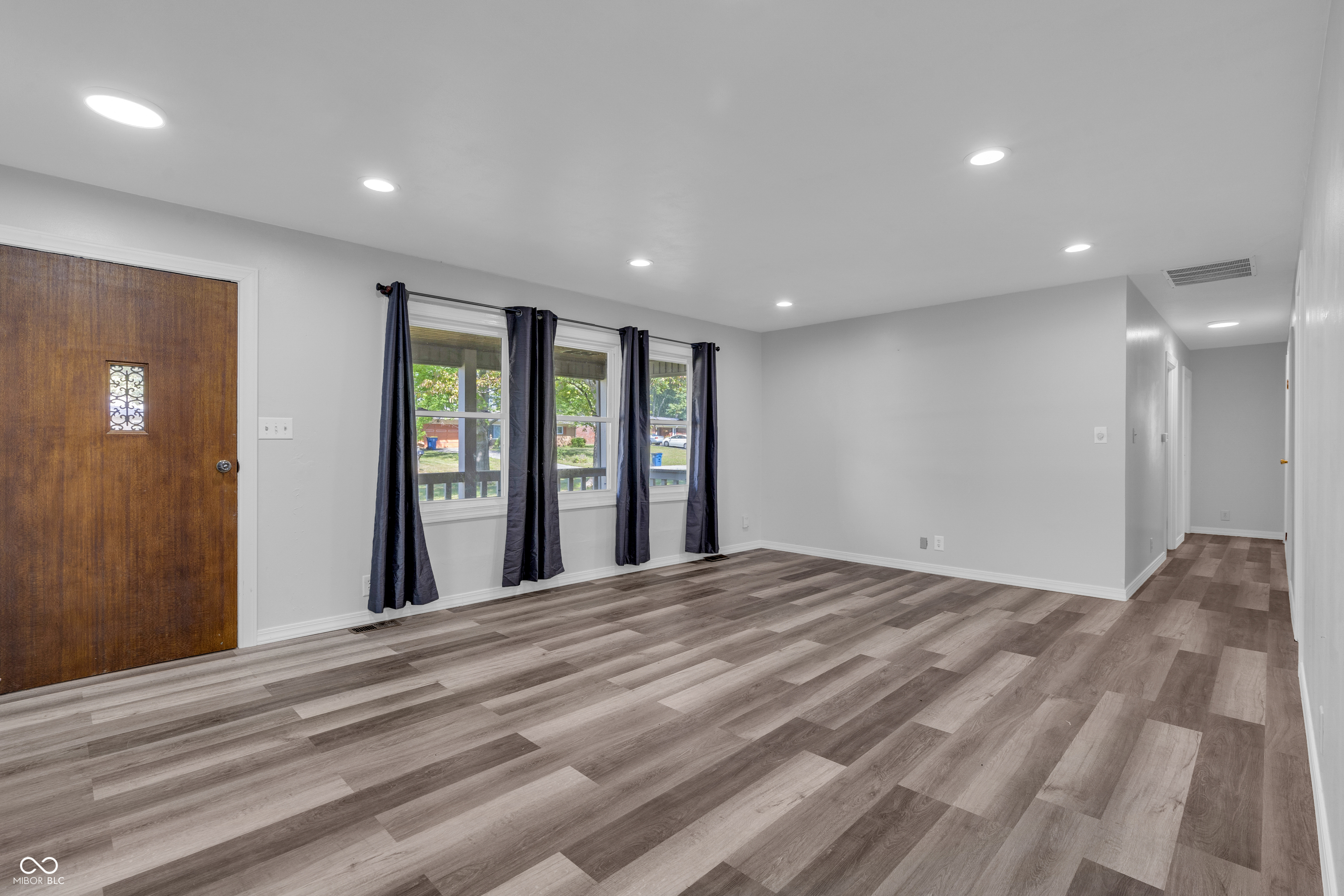115 Bennett Road Carmel, IN 46032 - Photo 3 of 30 Gallery Image 3