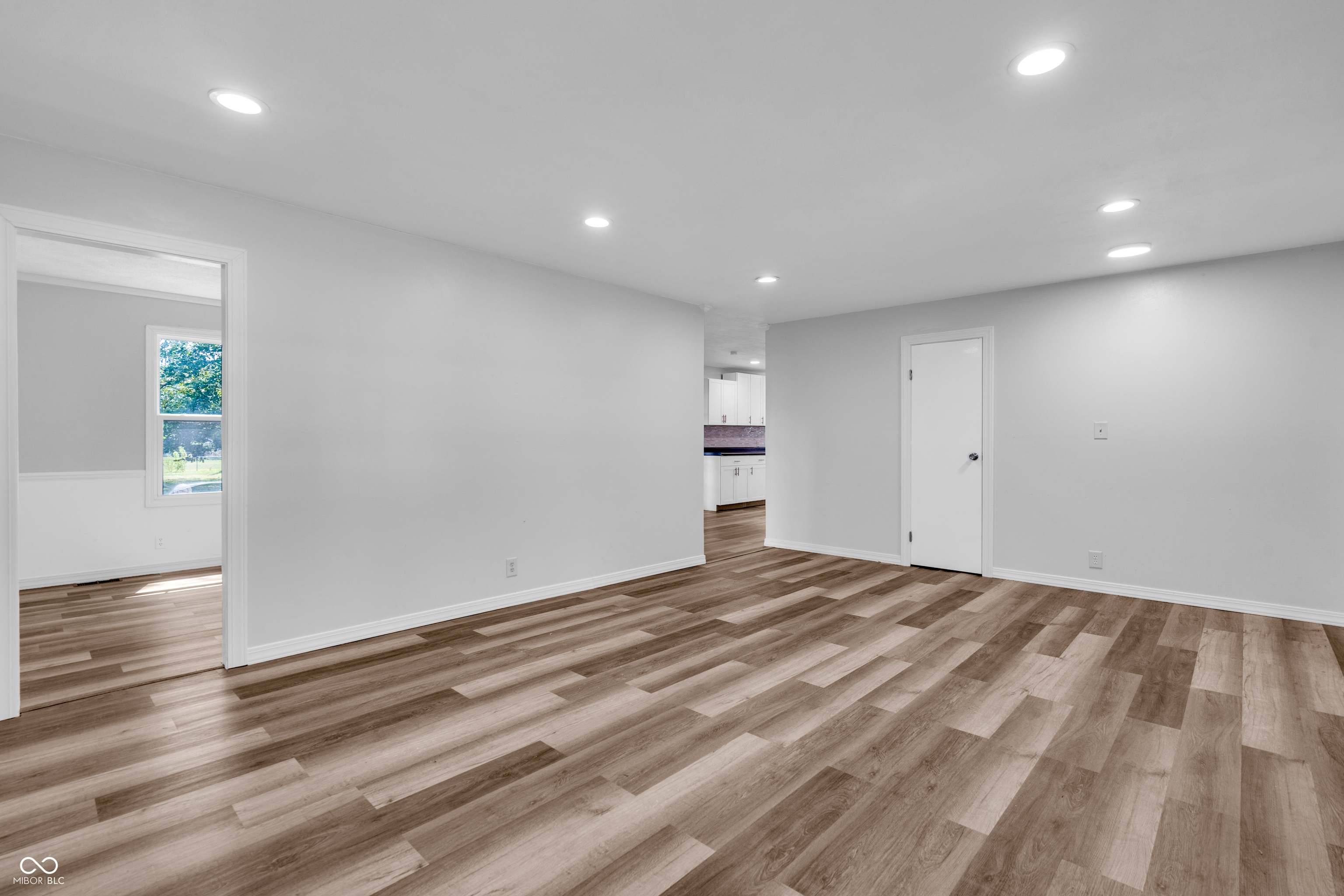 115 Bennett Road Carmel, IN 46032 - Photo 5 of 30 Gallery Image 5