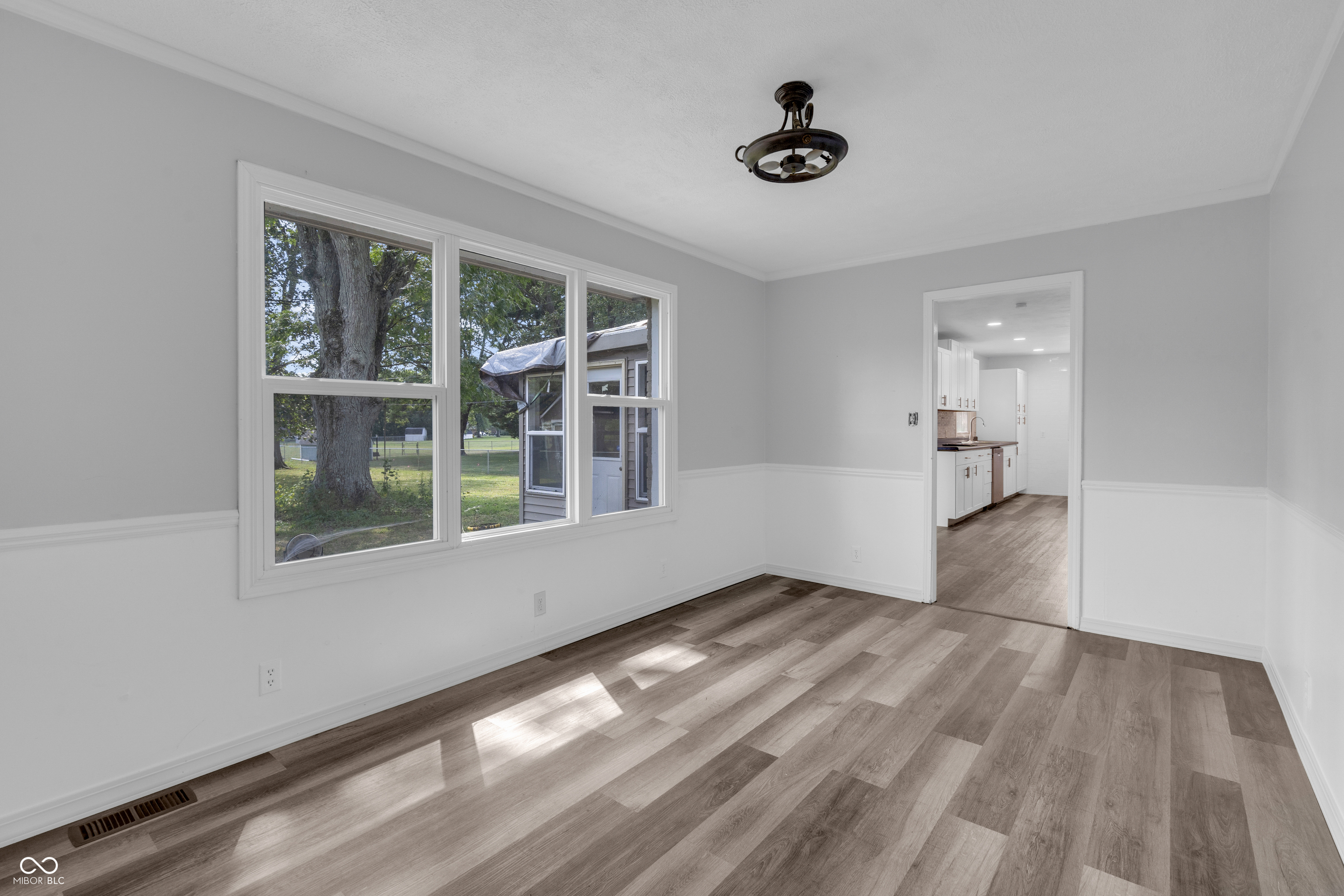 115 Bennett Road Carmel, IN 46032 - Photo 7 of 30 Gallery Image 7