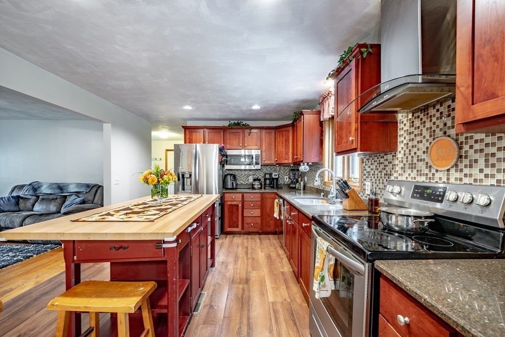 26 Old Farm Road Palmer, MA 01069 - Photo 7 of 41 Gallery Image 7
