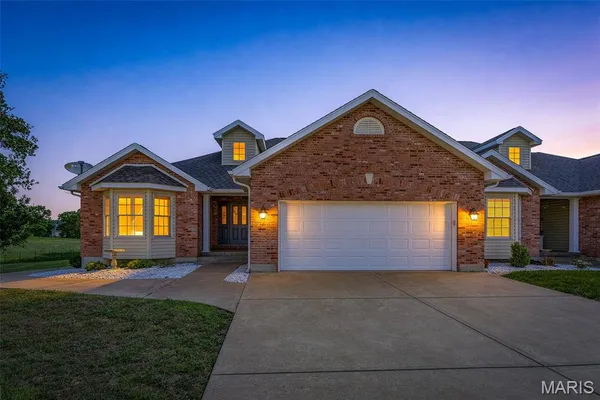 $339,900 | 12858 Birdie Court, Ste. Genevieve, MO 63670