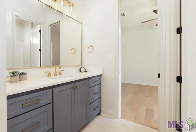 $459,900 | 5091 Stonewater Drive, Gonzales, LA 70737