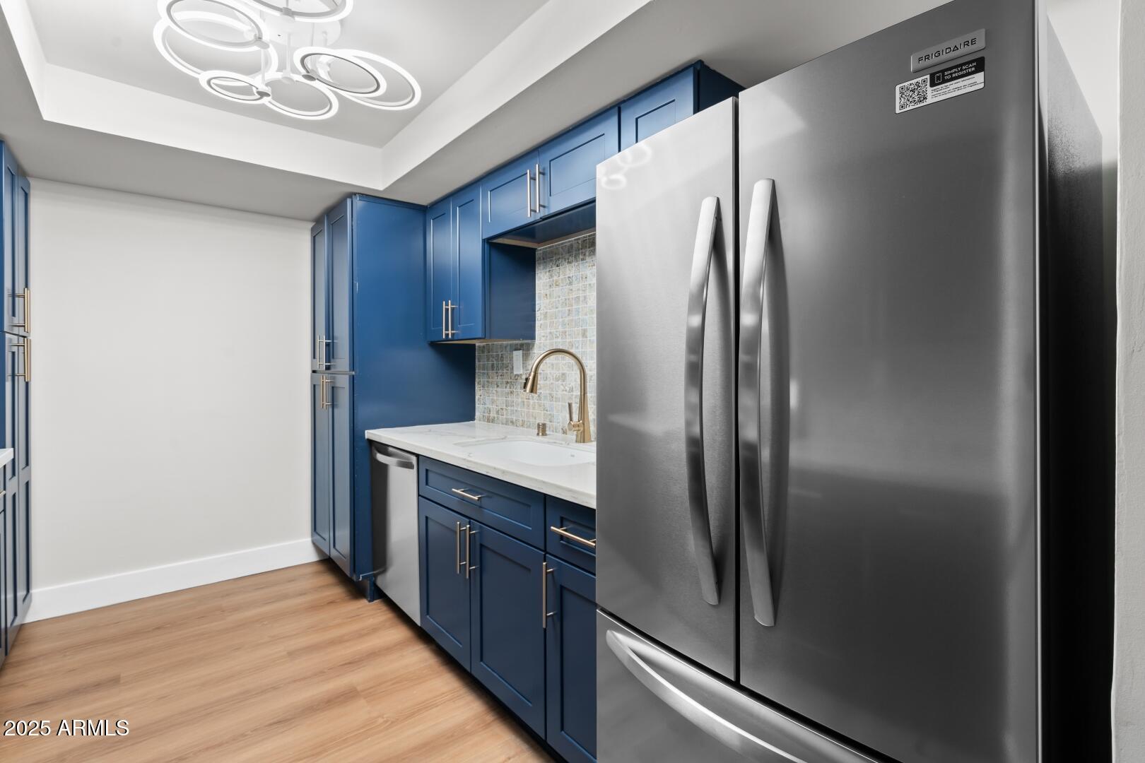 3825 East Camelback Road, Unit 291 Phoenix, AZ 85018 - Photo 9 of 32 DSC00536
